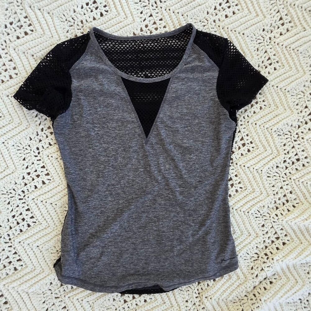 Unbranded Women's Grey and Black T-shirt